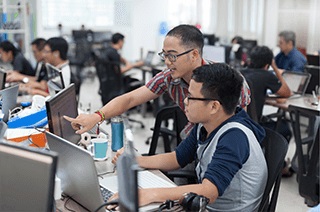 ブロックチェーンやアプリの開発ラボをベトナムに設けております。